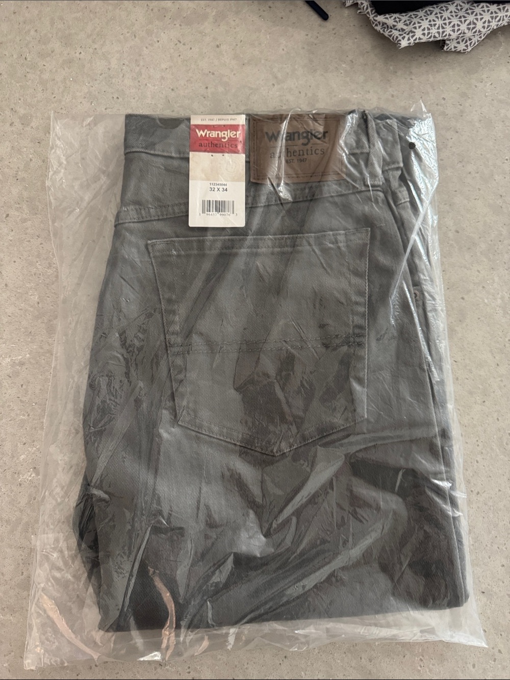 Wrangler Men’s Gray Straight-Leg Jeans 32/34